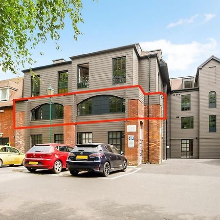 Stylish City Centre Apartment With Sauna Chichester Exteriér fotografie