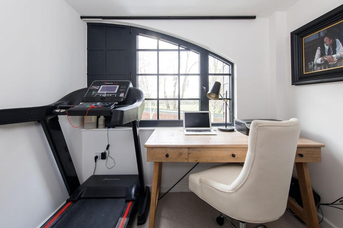 Stylish City Centre Apartment With Sauna Chichester Exteriér fotografie