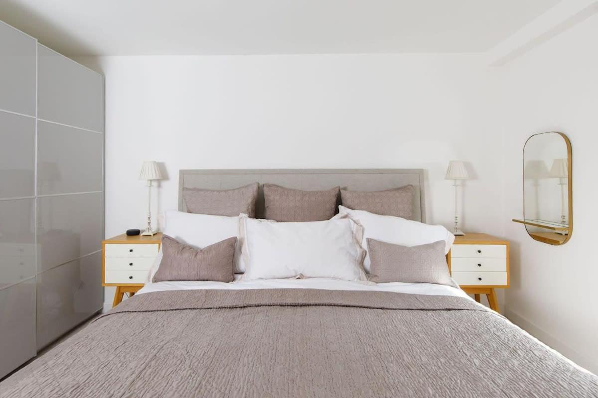 Stylish City Centre Apartment With Sauna Chichester Exteriér fotografie