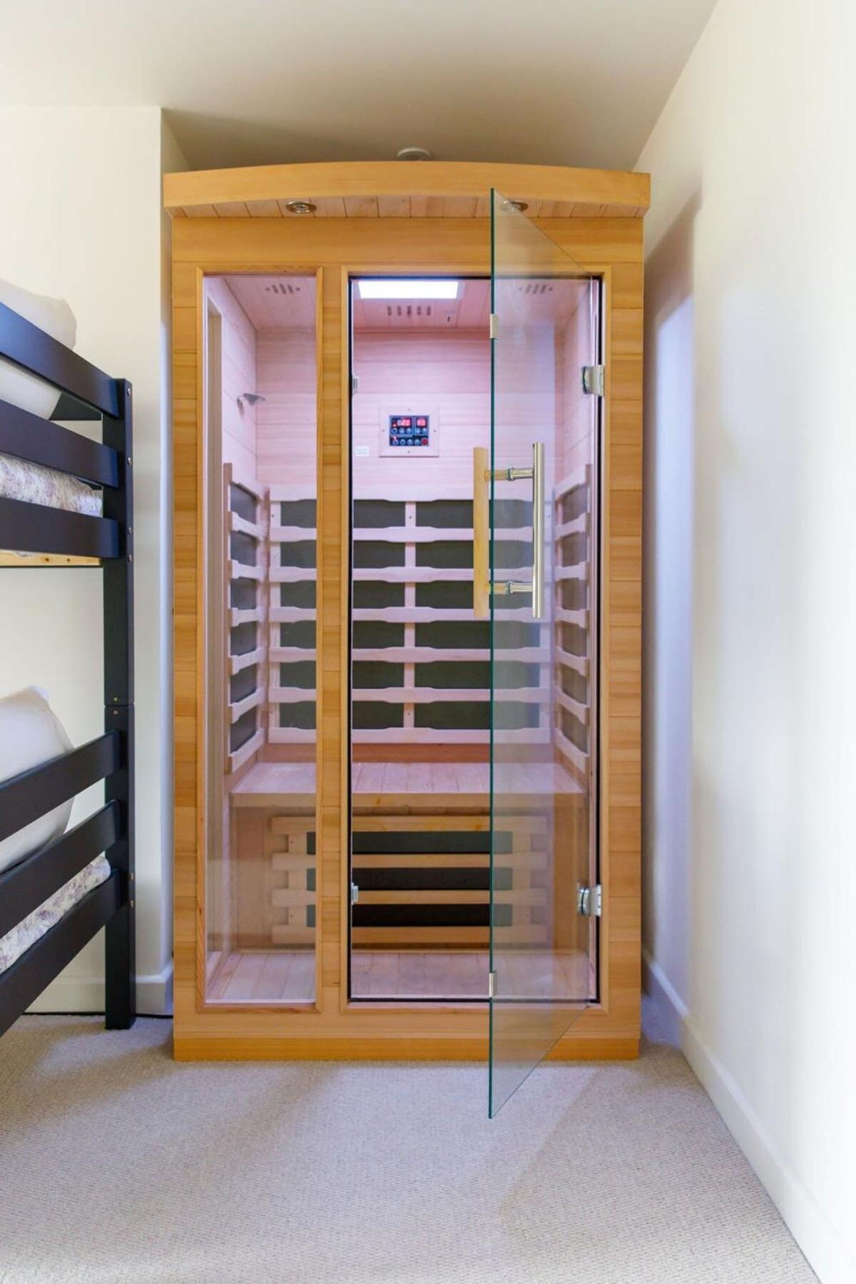 Stylish City Centre Apartment With Sauna Chichester Exteriér fotografie